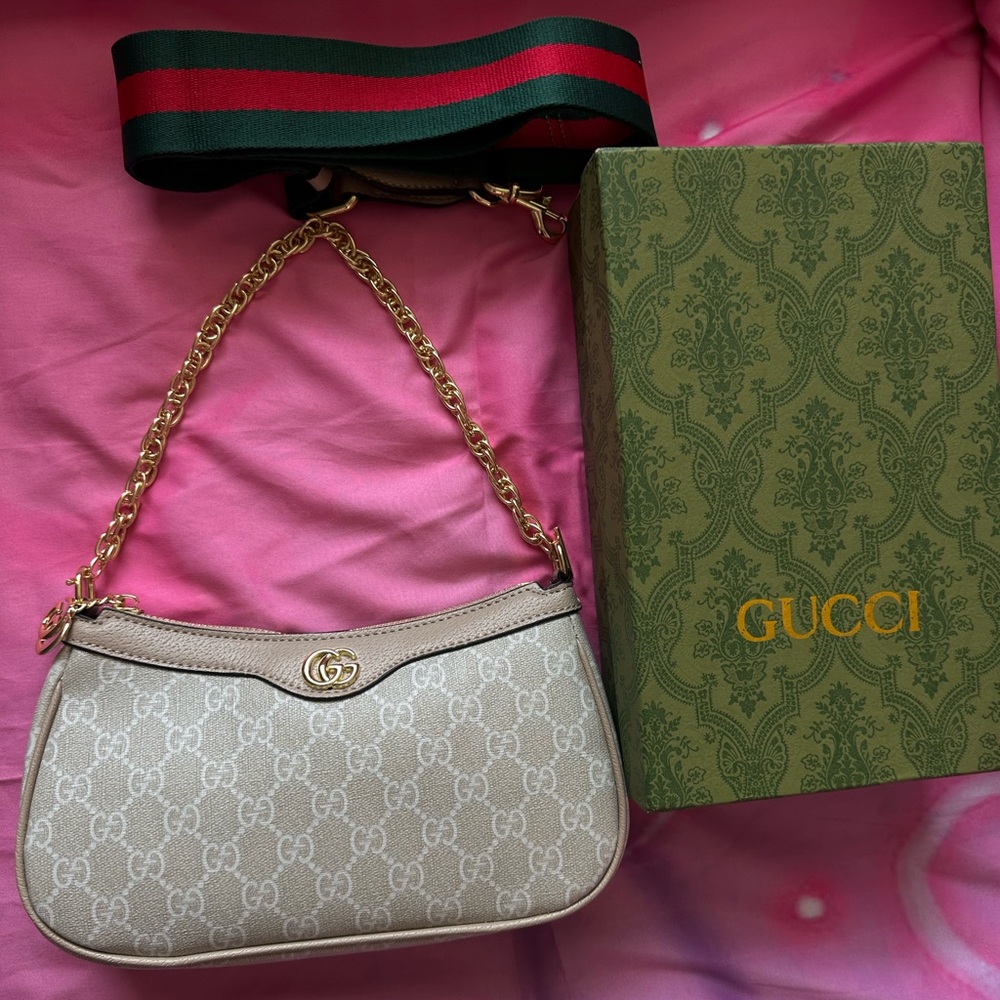 Gucci Beige Shoulder Bag with Gold Chain